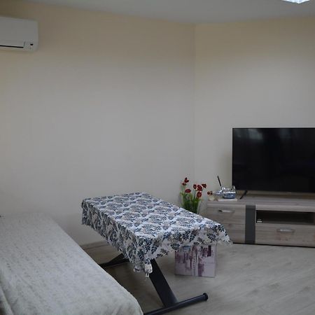 City Center Apartment With A Backyard Burgas Luaran gambar